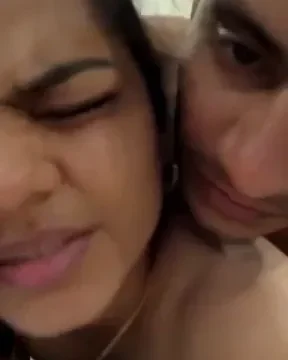 Condom Pehenkar Peeche Se Girlfriend Ki Seal Tod Di » BF Video