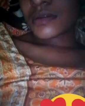 Horny GF Showing Boobs on late Night Video Call » BF Video