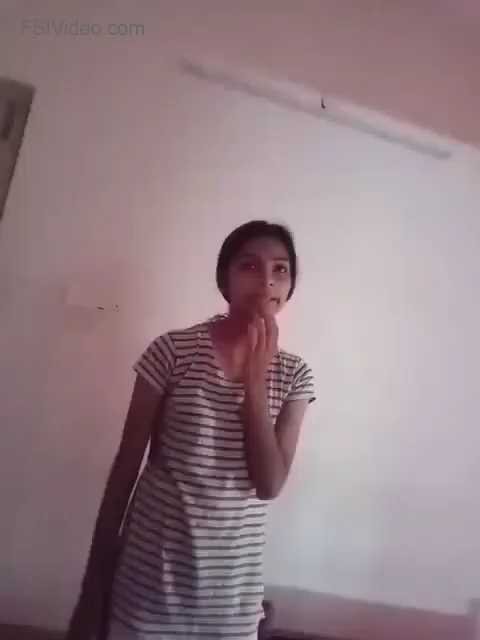 Skinny Mallu GF Showing Boobs » BF Video